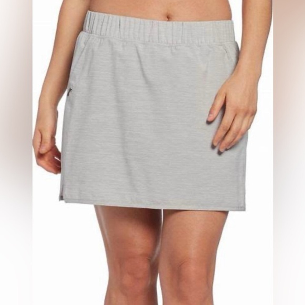 CALIA by Carrie Underwood Light Gray Skort Size Small